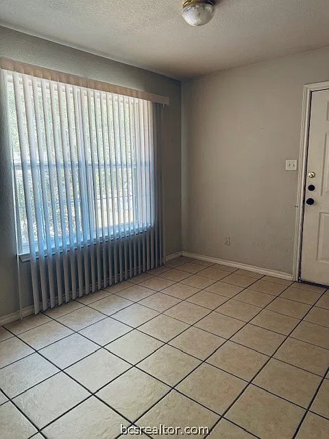 3 bed, 1338 sqft, $1,450 — Photo 3