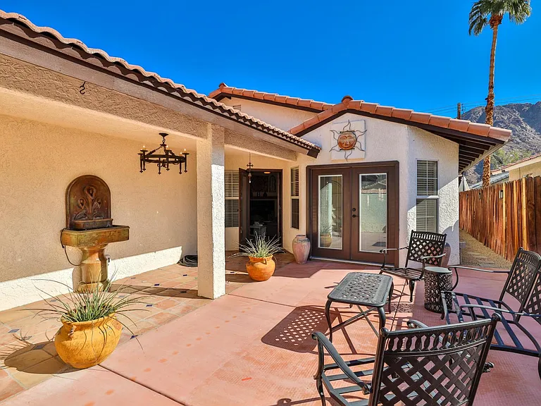 53390 Avenida Navarro — Photo 29