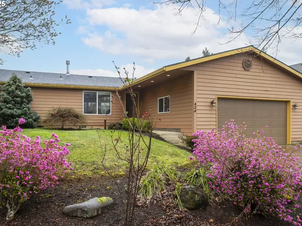 424 SE Mountain View Rd, Estacada, OR 97023