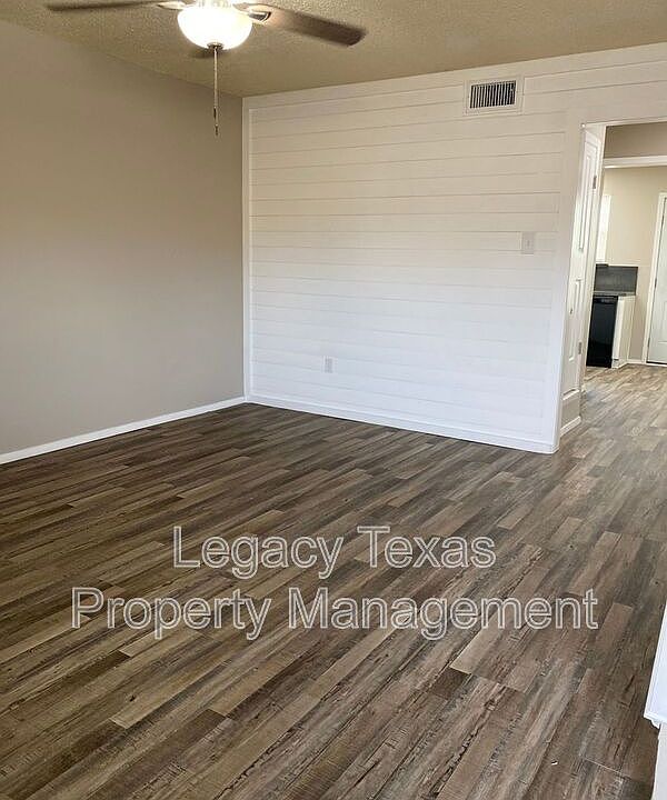 1st image of 1409 Courtney Pl APT B