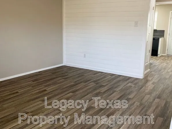 1409 Courtney Pl APT B, Cleburne, TX 76033