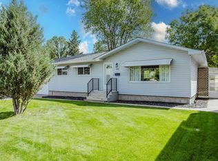 102 Pine St, Strathcona County, AB T8A1G8
