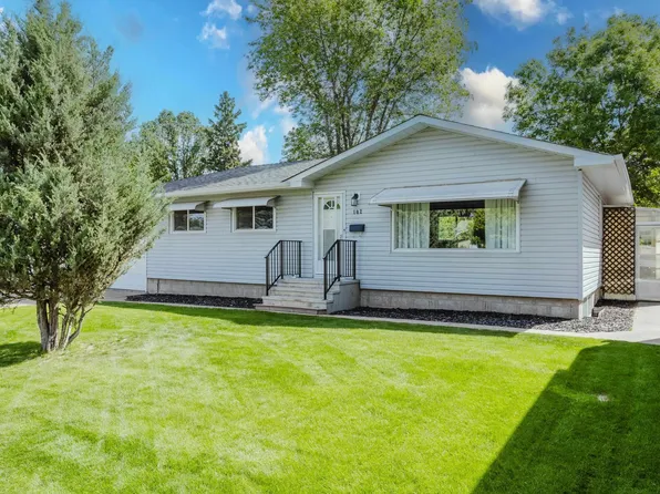 102 Pine St, Strathcona County, AB T8A 1G8