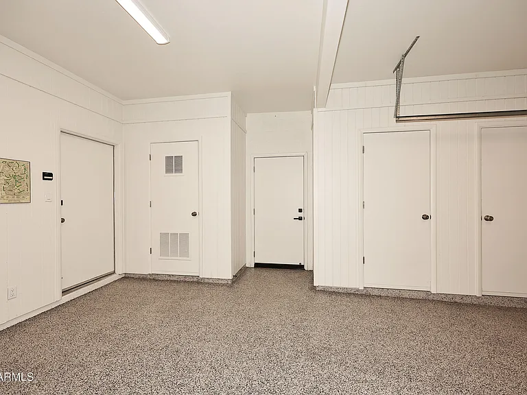 1725 E Staghorn Ln — Photo 19