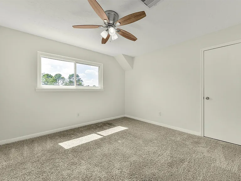 12011 Kirknoll Dr — Photo 38
