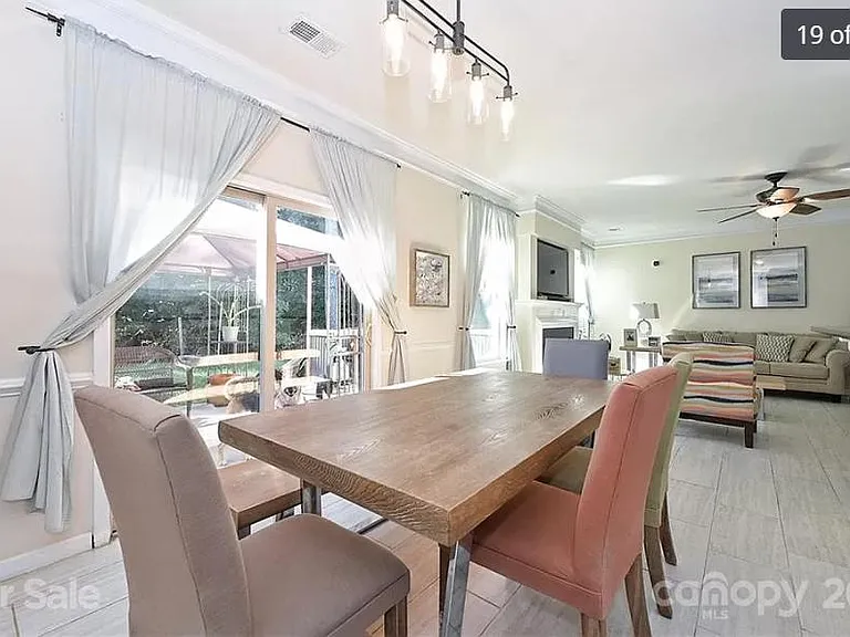 2728 Old House Cir — Photo 2