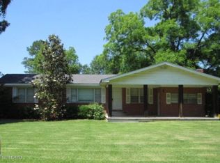 513 Dallas St, Philadelphia, MS 39350