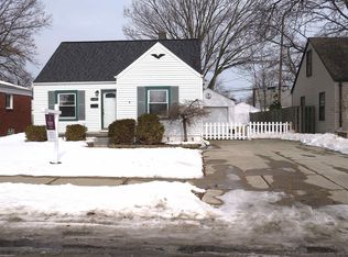 21601 Kramer St, Saint Clair Shores, MI 48080