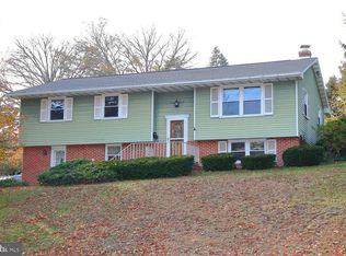 1 Briarcliff Rd, Elizabethtown, PA 17022