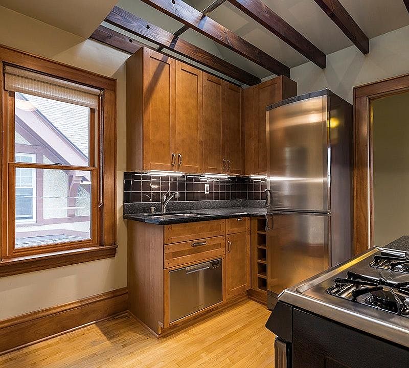 1st image of 3739 Pillsbury Ave
