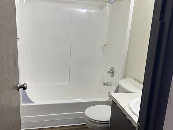 5th image of 2250 Sidney Ave APT A5