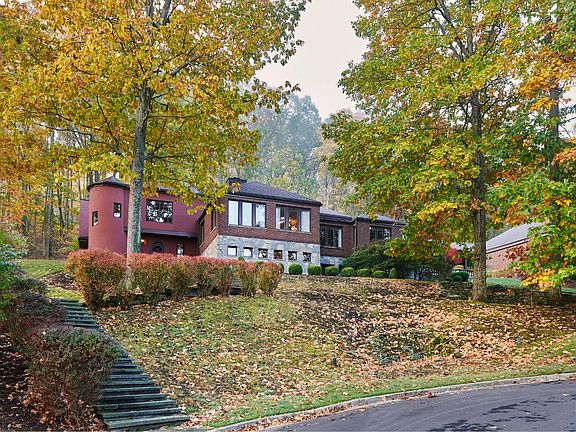 5th image of 3348 Laurie Brook Dr