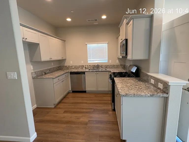 510 S Summit St #101-103 — Photo 5
