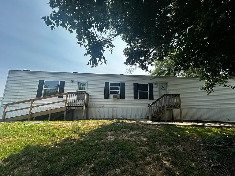 200 Ruby St — Photo 1