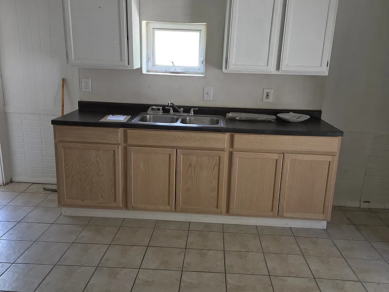 3133 W 44th St #4 — Photo 5