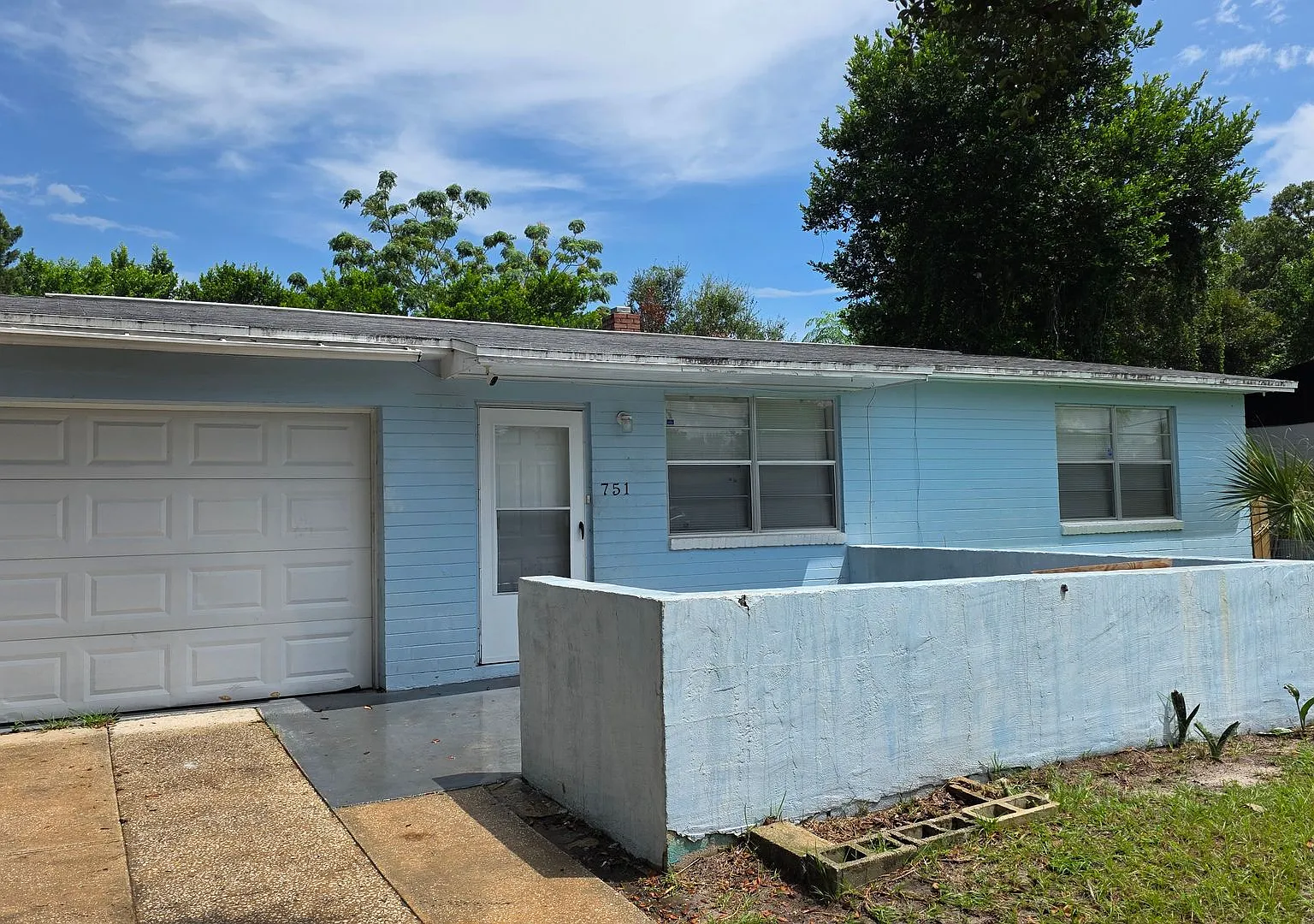 2 Bedroom, 1 Bath Single Family Home — Photo 1
