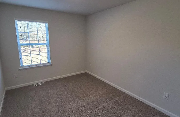 18 Reagan Dr — Photo 16