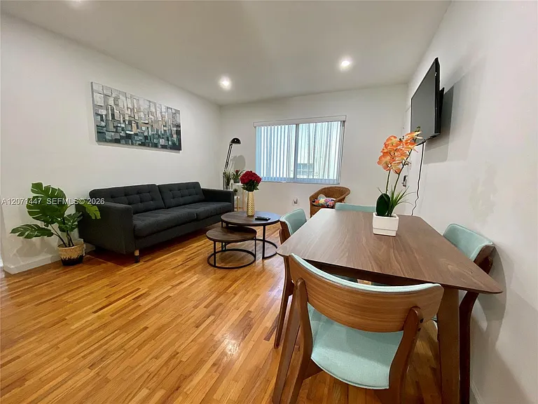 215 Antilla Ave #1 — Photo 3