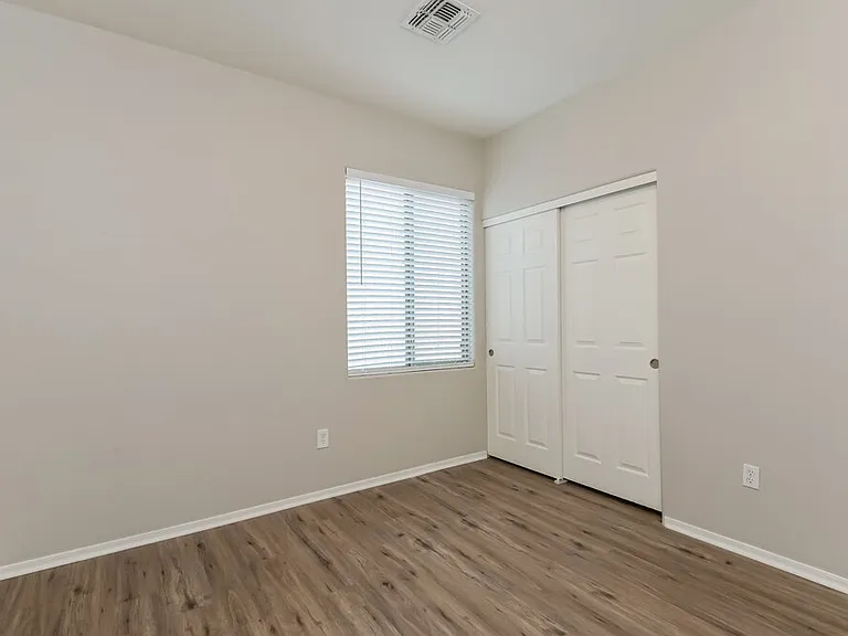 405 E Placita Nodo — Photo 11
