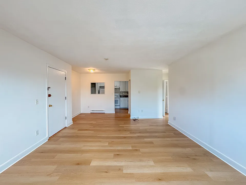 11 Hodges Ave #10