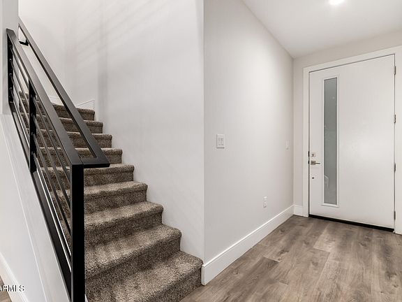 4th image of 165 E LEXINGTON Avenue
