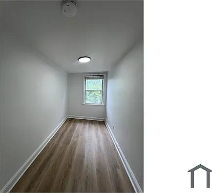 327 W 21st St — Photo 9