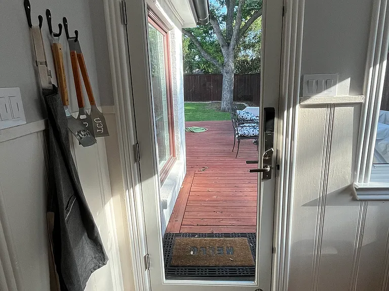 3421 Westcliff Rd S — Photo 9