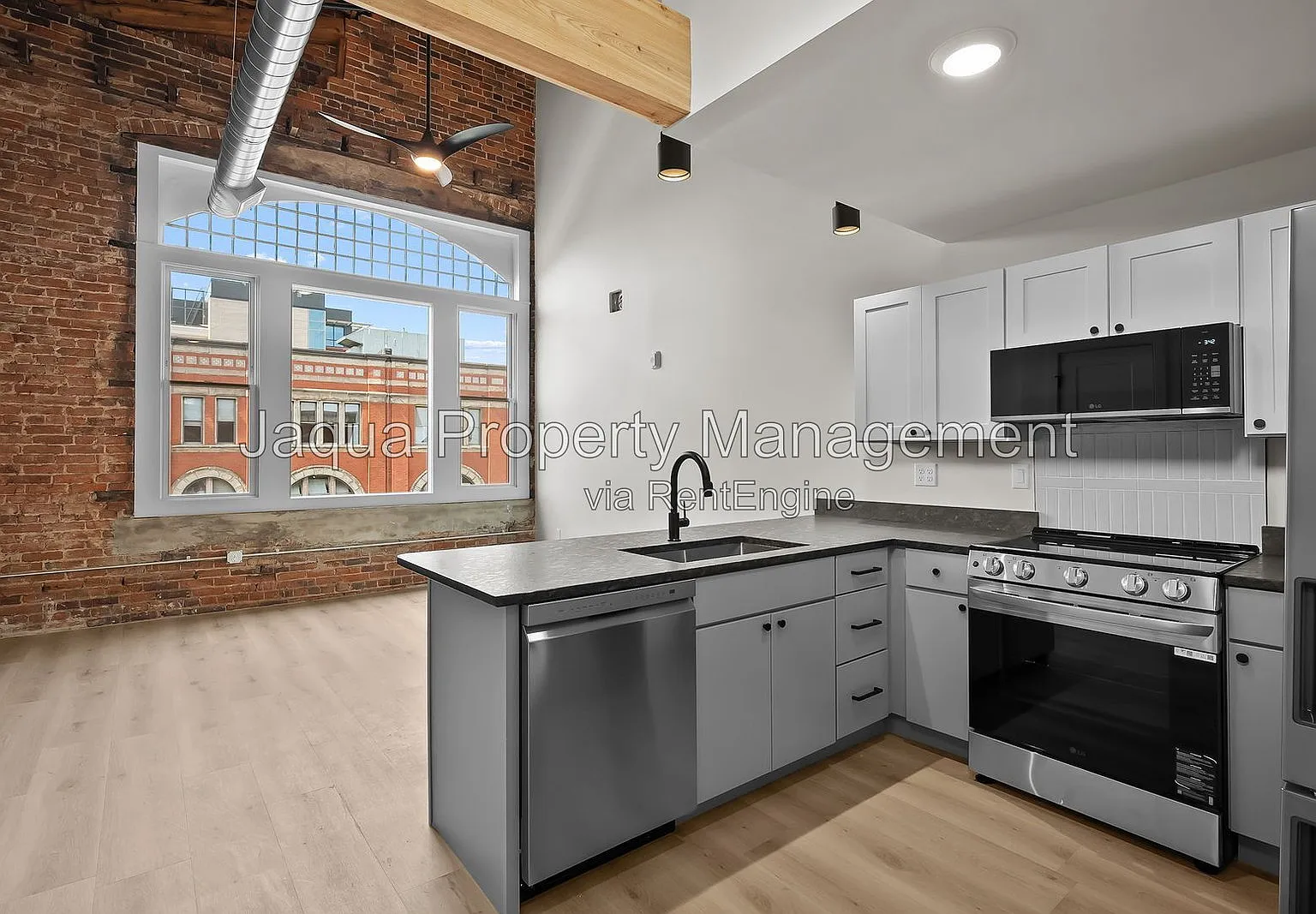 1 bed, 1.0 bath, 670 sqft, $1,650 — Photo 3
