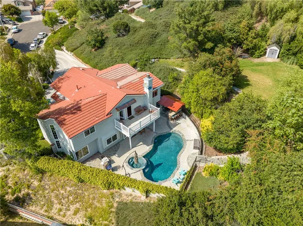 22572 Hickory Pl, Santa Clarita, CA 91390