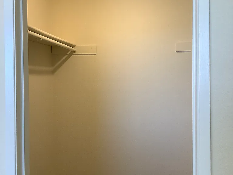 1054 Callahan Dr — Photo 21