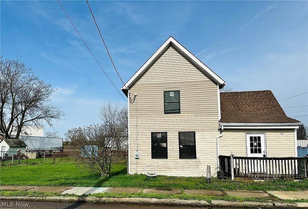 2103 Henry Ave SW photo 1