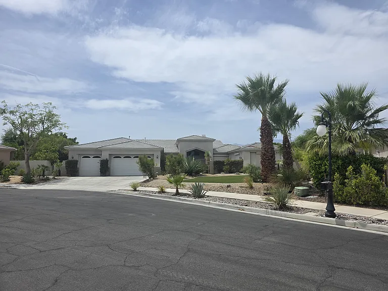 5 Chopin Ct — Photo 1