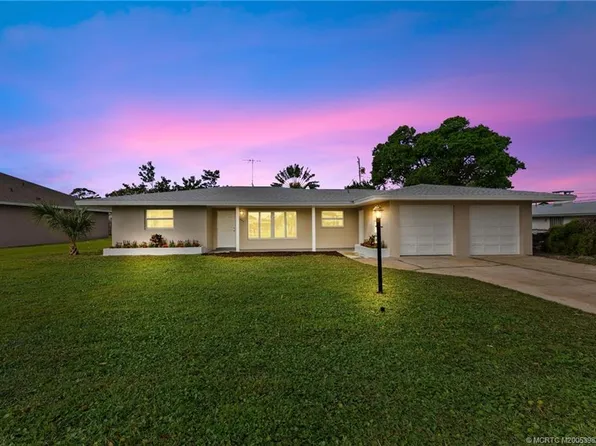 208 Riomar Dr, Fort Pierce, FL 34950