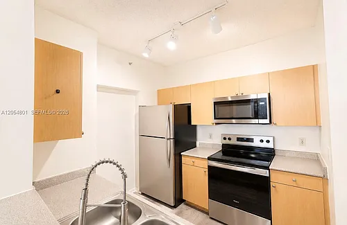 1919 Van Buren St #115A Photo 1