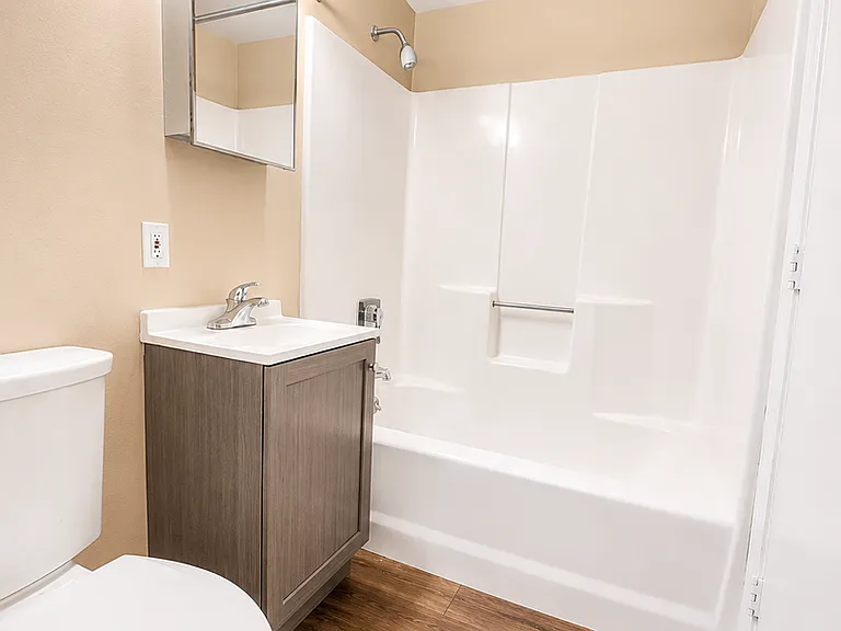 Kensington Tower Apartments — Photo 22