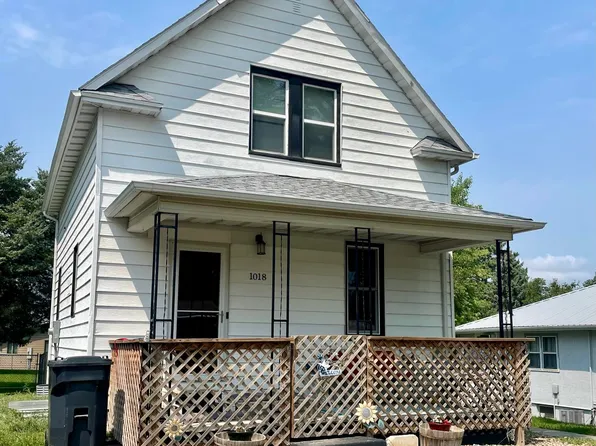 1018 S Courtland St, Chamberlain, SD 57325