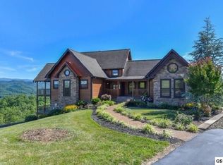 3054 Misty Bluff Trl, Sevierville, TN 37862