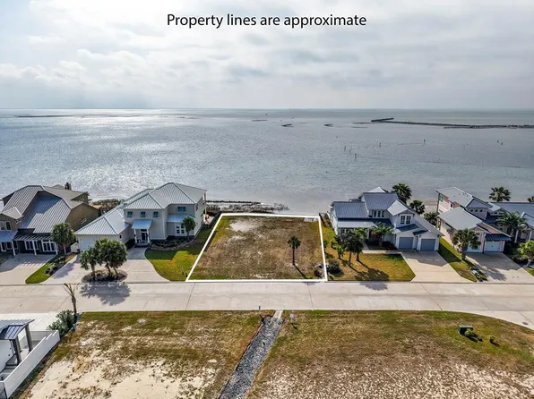 248 Reserve Ln, Rockport, TX 78382
