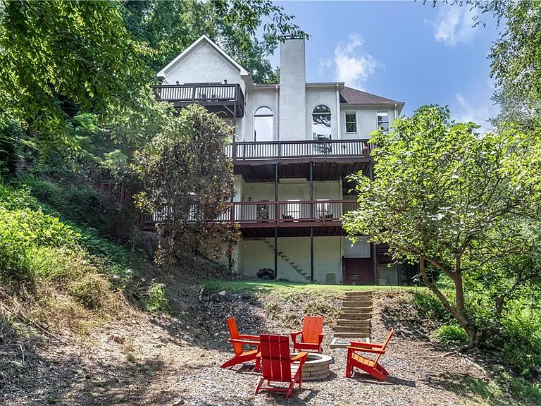 4260 Beverly Ln NE — Photo 23