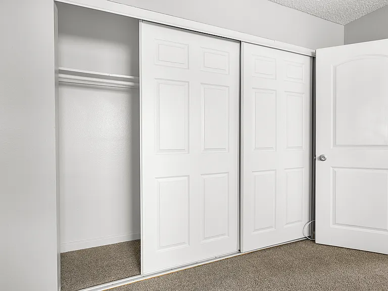 Imperial Place Apartments — Photo 10