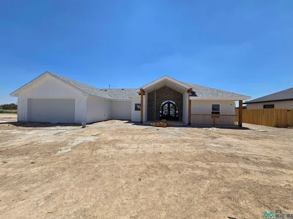 1232 Bella Vita Dr, Roswell, NM 88201