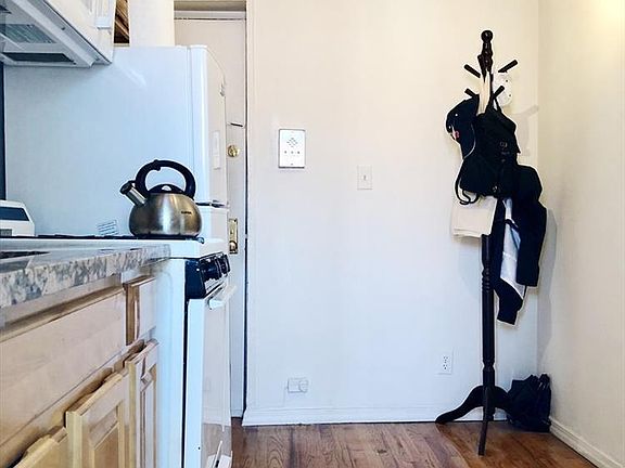 4th image of 242 E 10th St APT 21