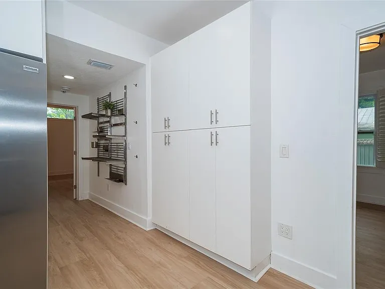 6704 N Taliaferro Ave — Photo 23