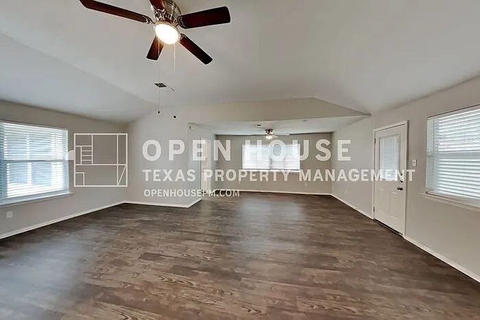 3 bed, 2.0 bath, 1703 sqft, $1,925 — Photo 3