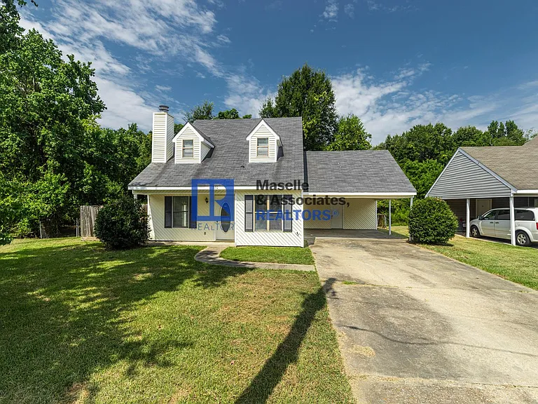 520 Twin Pine Cv — Photo 1