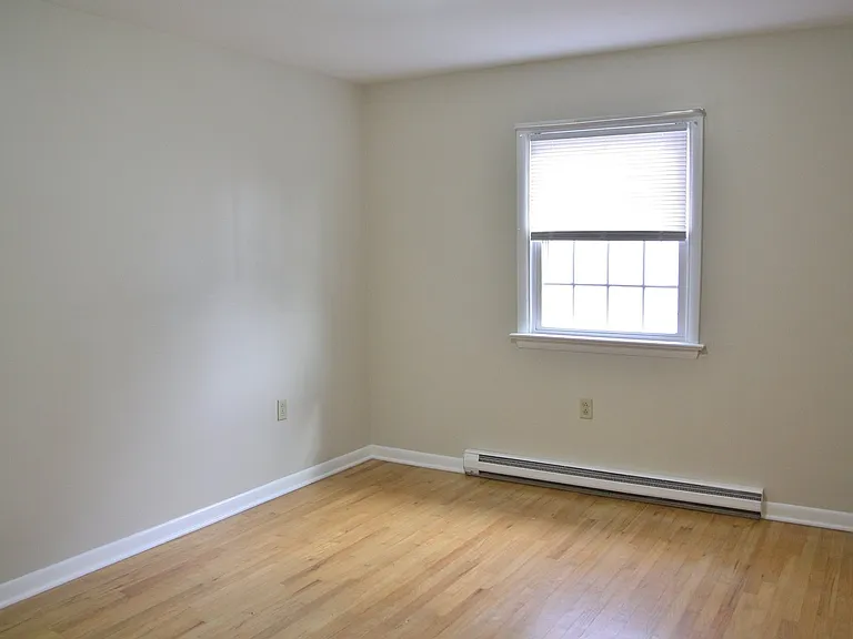 414 S Market St — Photo 10