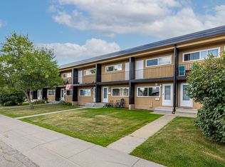 Rivervalley Townhomes, Edmonton, AB T6A 0L3