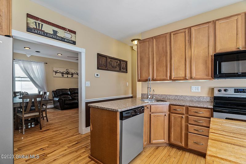 5th image of 111 Fairview Avenue