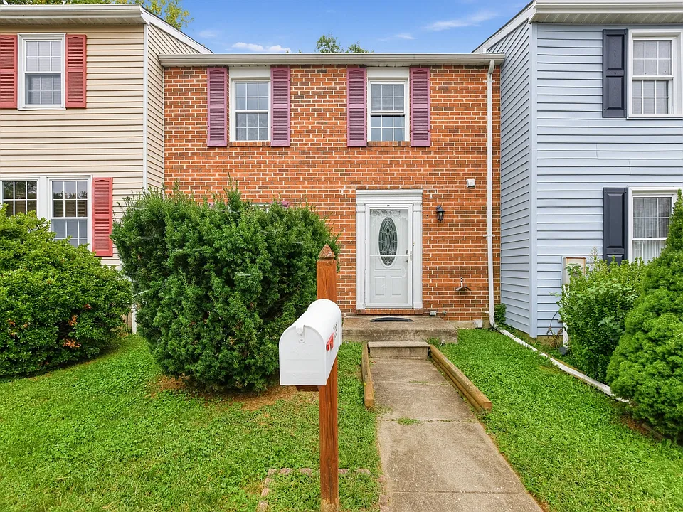 139 E Orange Ct #1