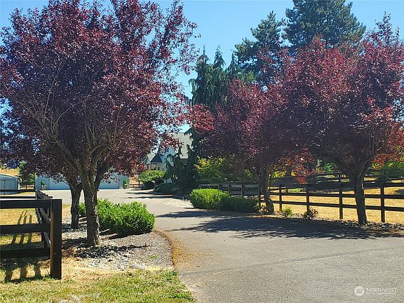 3rd image of 23707 108th Avenue E